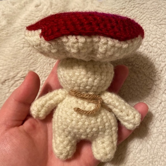 mushroom buddy crochet amigurumi - Picture 3 of 3